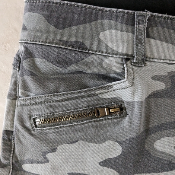 Democracy Jeans - Picture 4 of 5